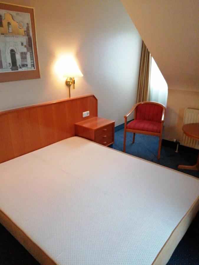 Apartment Lampertheim Bagian luar foto